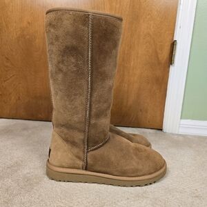 Ugg Australia Women's Classic Tall II Boots Sheepskin 9 USA Chestnut